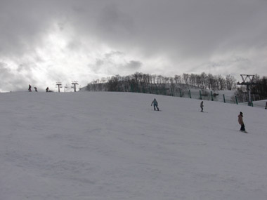 ガーラ湯沢スキー場６ 急斜面途中