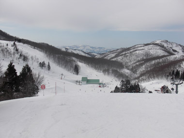 ガーラ湯沢スキー場８ 下山コースへ移動